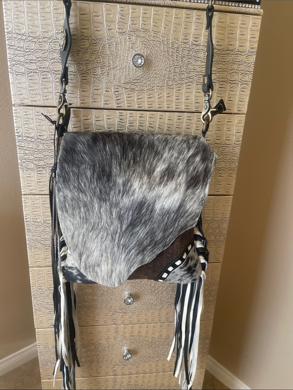 Myra-Corral Tempo Fringed
Concealed Carry Bag - Picture 5 of 5